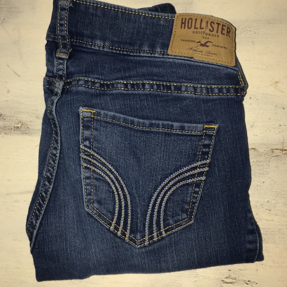 Medium/dark wash skinny jeans